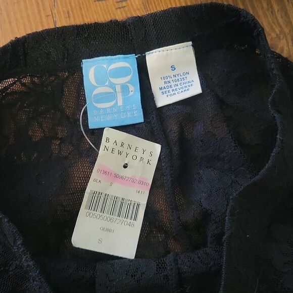 Co-Op Sheer Floral Lace Cropped Leggings - Picture 4 of 5